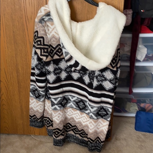 Sweater - Picture 2 of 2